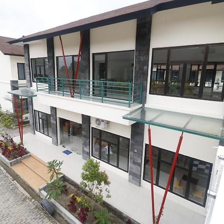 Reddoorz Plus Near Kualanamu Airport Medan Dış mekan fotoğraf