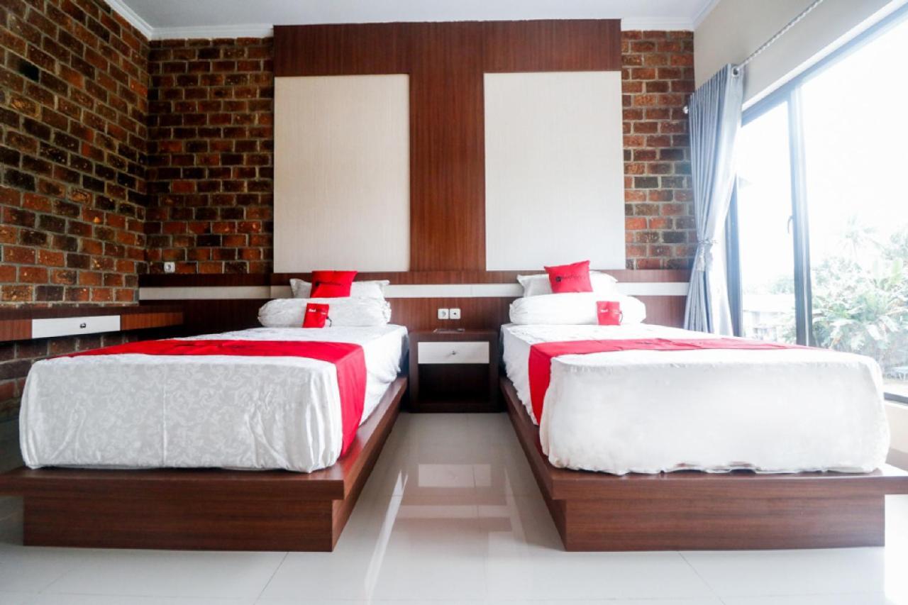 Reddoorz Plus Near Kualanamu Airport Otel Medan Dış mekan fotoğraf