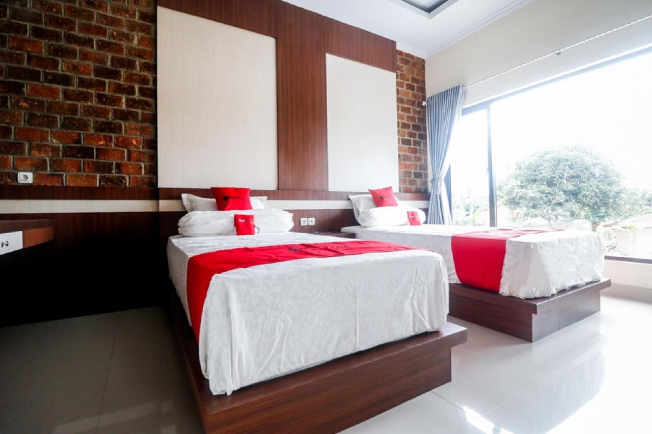 Reddoorz Plus Near Kualanamu Airport Otel Medan Dış mekan fotoğraf