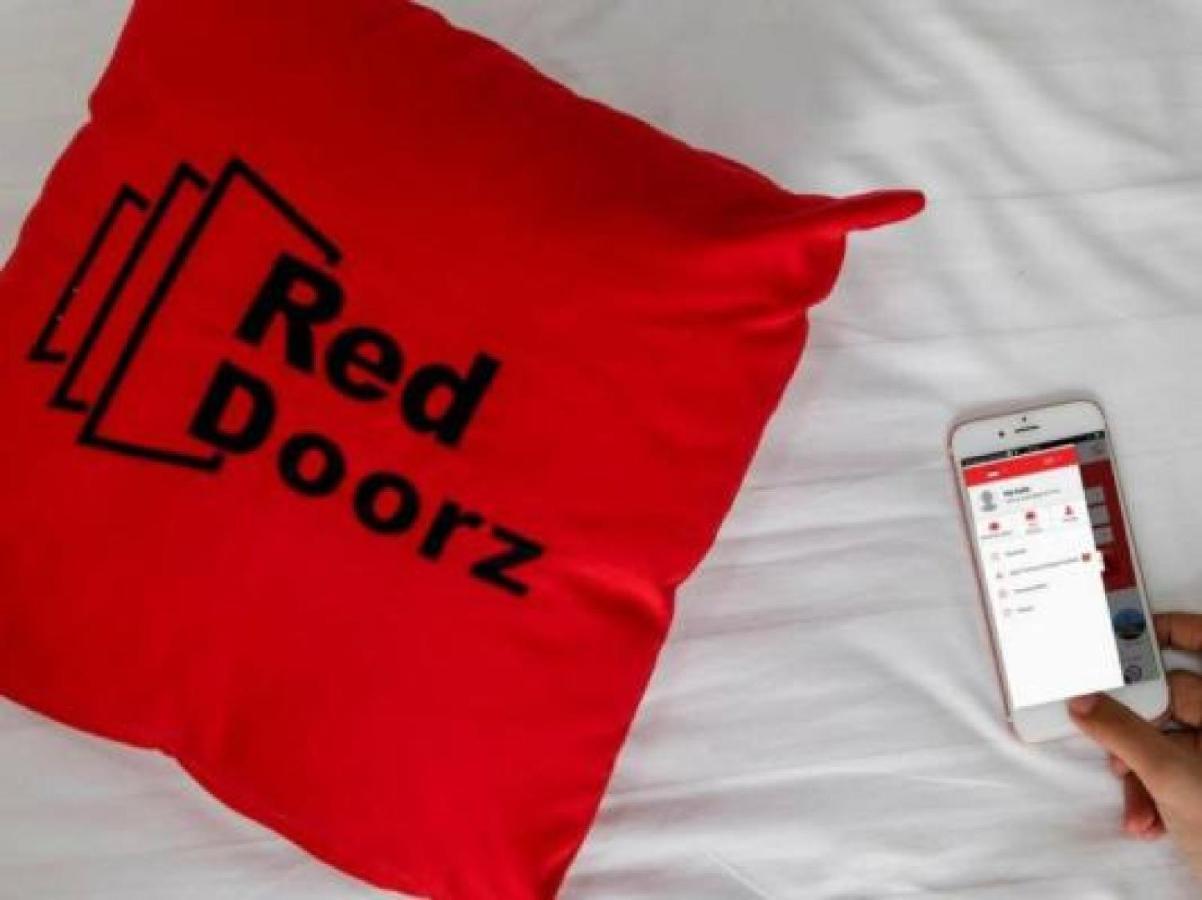 Reddoorz Plus Near Kualanamu Airport Otel Medan Dış mekan fotoğraf