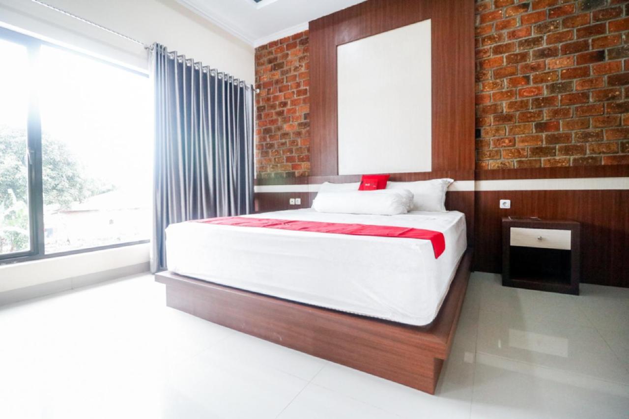 Reddoorz Plus Near Kualanamu Airport Medan Dış mekan fotoğraf