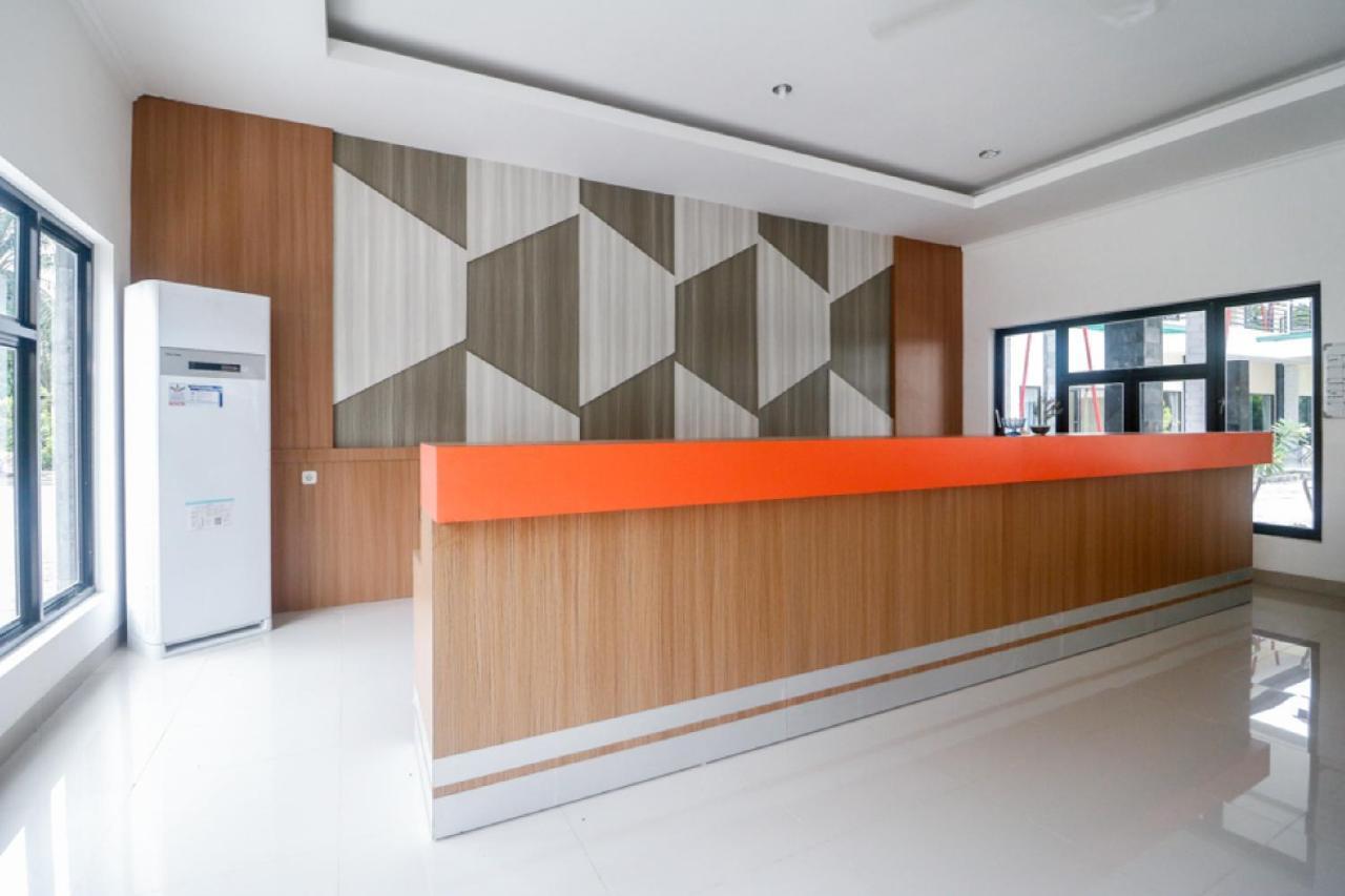 Reddoorz Plus Near Kualanamu Airport Medan Dış mekan fotoğraf